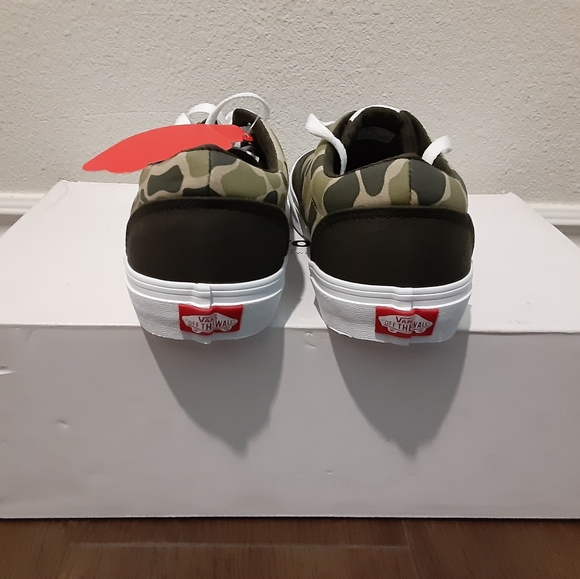 Vans - Picture 5 of 5